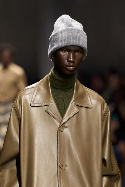 Look 14